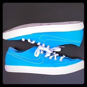 Blue Nike Women’s Go Canvas